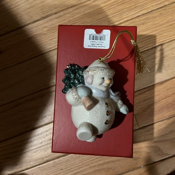Lenox porcelain china collectible snowman ornament. NIB 3rd in series. Adorable! - Picture 4 of 10